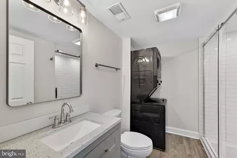 8611 Harrison Ct, Marshall, VA 20115 photo 5