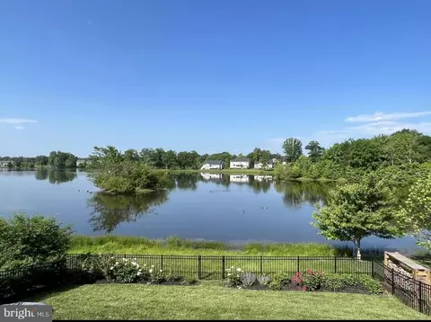 7126 Lake Dr, Warrenton, VA 20187