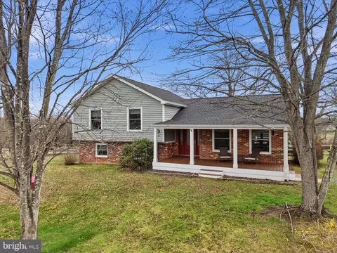 4051 Ringwood Rd, Nokesville, VA 20181