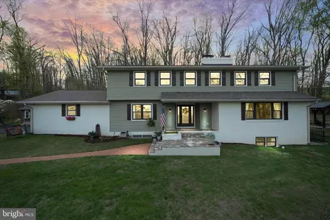 7360 Bear Wallow Dr, Warrenton, VA 20186