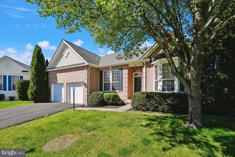 6854 Averbach Ct, Warrenton, VA 20187