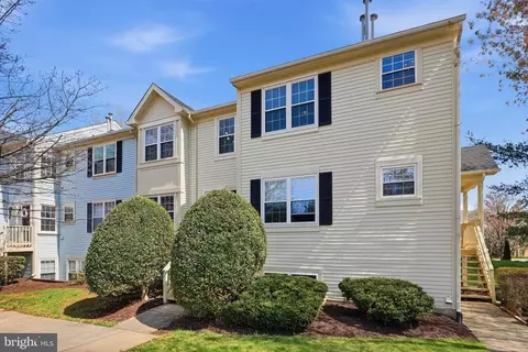 759 Cedar Crest Dr, Warrenton, VA 20186