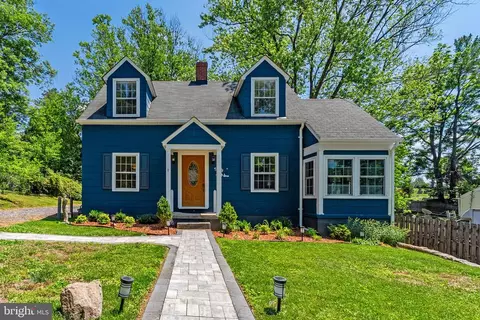 69 Moffett Ave, Warrenton, VA 20186