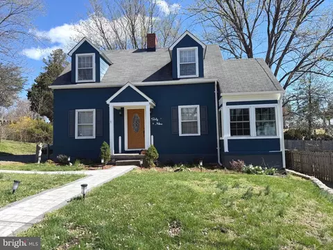 69 Moffett Ave, Warrenton, VA 20186
