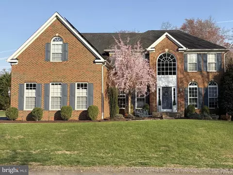 6857 Emma Ct, Warrenton, VA 20187
