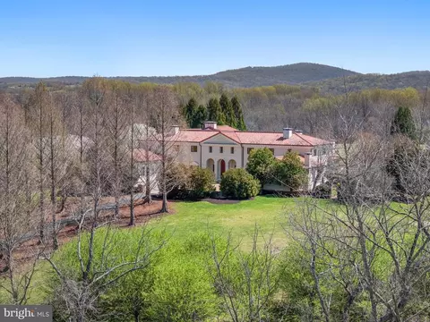 2547 Halfway Rd, The Plains, VA 20198