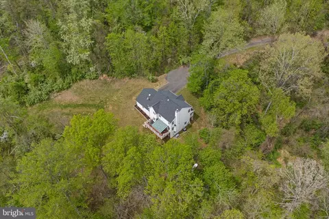 6678 Turning Run Ln, Marshall, VA 20115