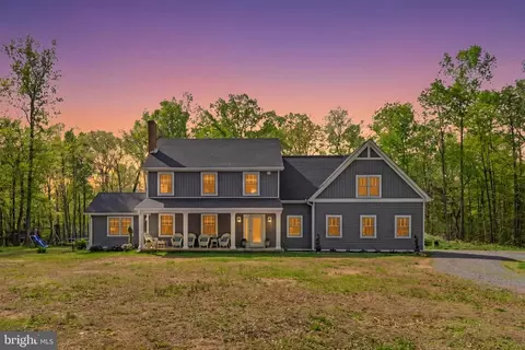 9396 Donnybrook Dr, Midland, VA 22728