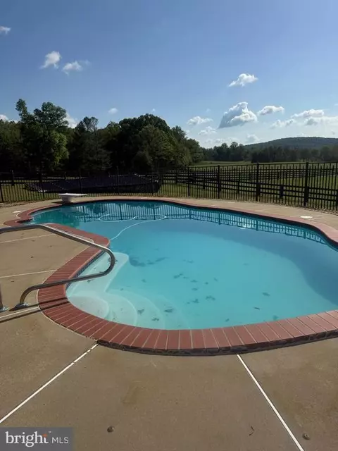 7961 Leeds Manor Road Rd, Marshall, VA 20115 photo 2