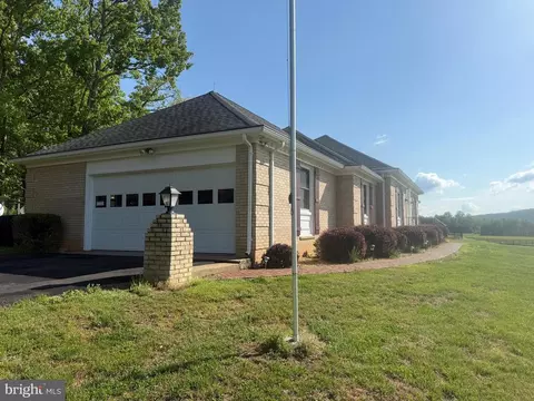 7961 Leeds Manor Road Rd, Marshall, VA 20115 photo 3