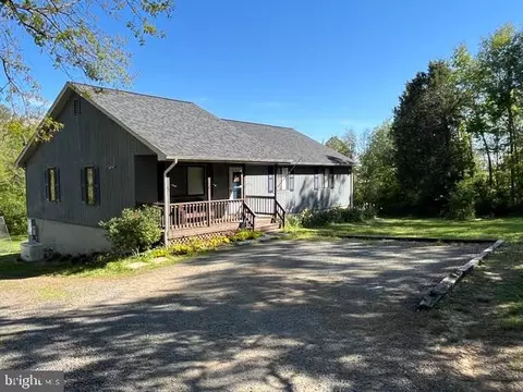 8427 Springs Way Pl, Warrenton, VA 20186