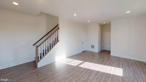 Entry Way - 8665 Anderson Ave, Marshall, VA 20115 photo 8 of 10