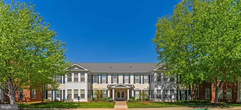 6704 Holly Farm Ln #112, Warrenton, VA 20187