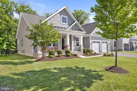 4853 Point Rd, Warrenton, VA 20187