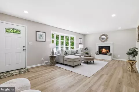 9408 Old Waterloo Rd, Warrenton, VA 20186