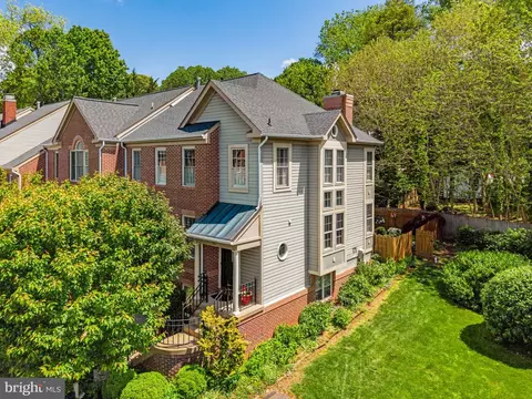 146 Mosby Cir, Warrenton, VA 20186