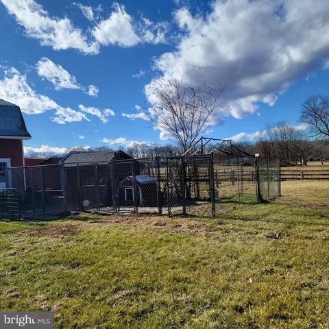 Exterior - 4102 Rectortown Rd, Marshall, VA 20115 photo 4 of 8