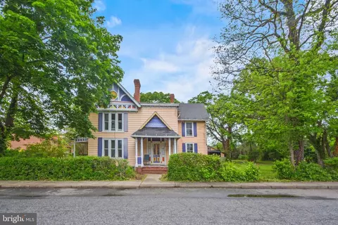 300 N Franklin, Remington, VA 22734