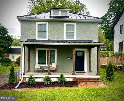 179 Waterloo St, Warrenton, VA 20186