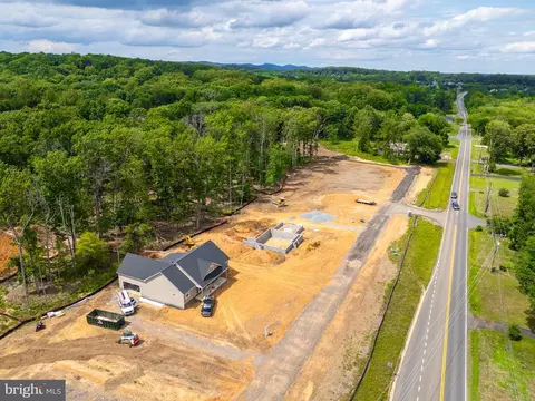 Gray Meadow Ct, Warrenton, VA 20187