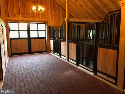 7724 Cannonball Gate Rd, Warrenton, VA 20186