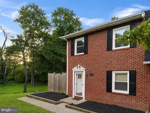 4517 Appledale Ct, Marshall, VA 20115