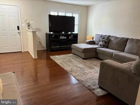 544 Highland Towne Ln, Warrenton, VA 20186