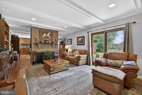 Living - 3934 Rectortown Rd, Marshall, VA 20115 photo 1 of 2