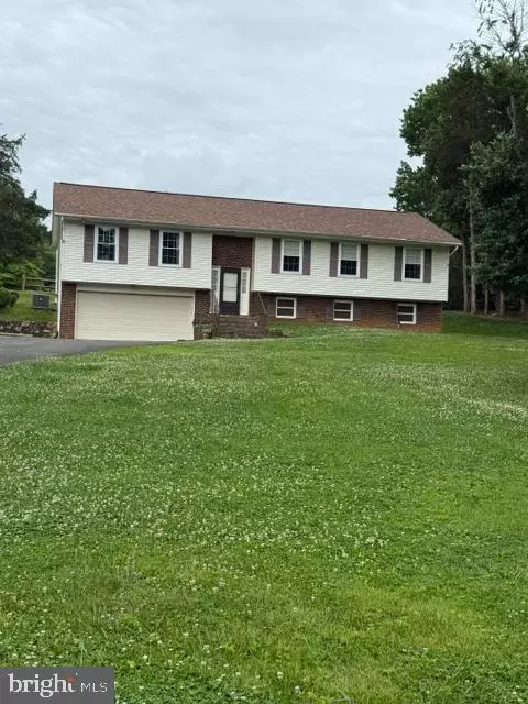 7077 Westmoreland Dr, Warrenton, VA 20187