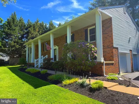 7376 Woodstone Ct, Warrenton, VA 20187