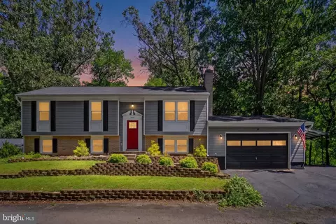 7403 Waterford Ln, Warrenton, VA 20187