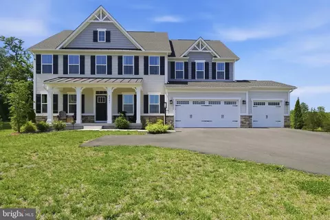 6751 Highlander Ct, Warrenton, VA 20187