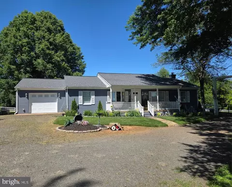 9189 Lees Ridge Rd, Warrenton, VA 20186