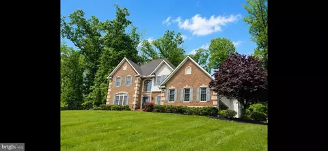 6743 Breezy Dr, Warrenton, VA 20187