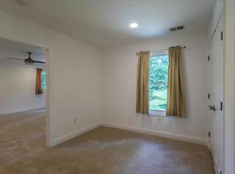 5202 Chase Ln, Midland, VA 22728
