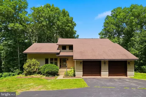 8423 Lock Ln, Warrenton, VA 20186