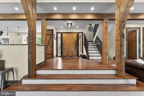 Entry Way - 7923 Cub Dr, Marshall, VA 20115 photo 1 of 10
