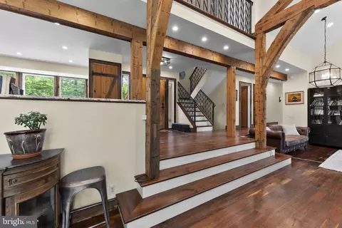 Entry Way - 7923 Cub Dr, Marshall, VA 20115 photo 3 of 10