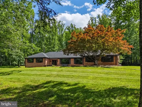 5920 Hunton Wood Dr, Broad Run, VA 20137