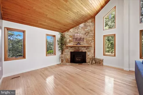 Living - 5221 Mountain View Dr, Broad Run, VA 20137 photo 2 of 2