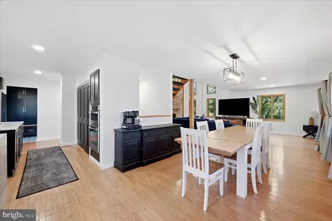Entry Way - 5221 Mountain View Dr, Broad Run, VA 20137 photo 1 of 6