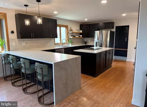 5221 Mountain View Dr, Broad Run, VA 20137