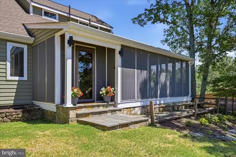 Exterior - 5221 Mountain View Dr, Broad Run, VA 20137 photo 9 of 12