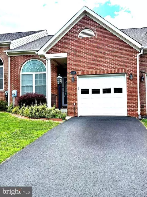 233 N View Cir N, Warrenton, VA 20186