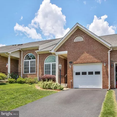 233 N View Cir N, Warrenton, VA 20186