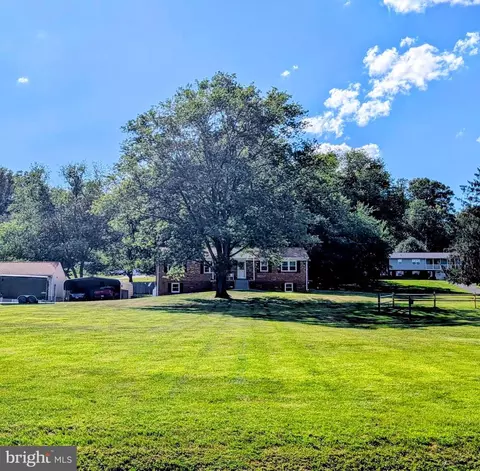4586 Hillside Ct, Warrenton, VA 20187