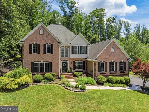 6729 Breezy Dr, Warrenton, VA 20187