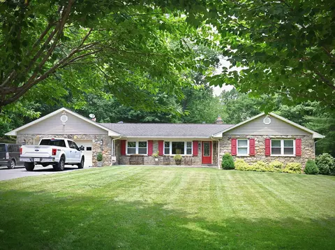 9808 Timber Hts, Marshall, VA 20115