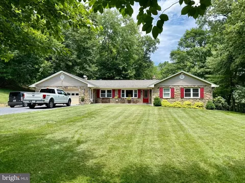 9808 Timber Hts, Marshall, VA 20115