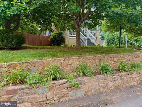 23 Fairfax St, Warrenton, VA 20186